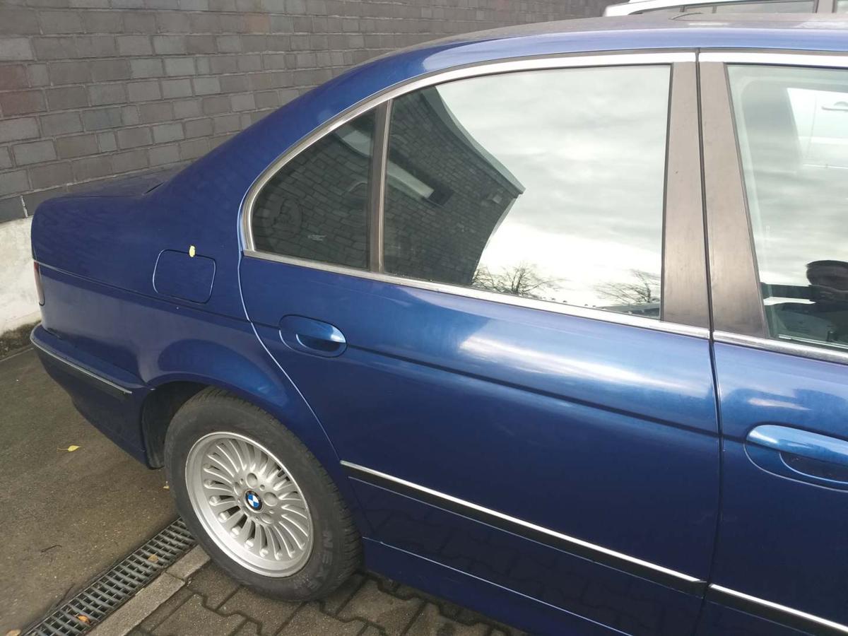 BMW 5er E39 original Tür vorn rechts 276 Avusblau Limousine Rohbau Bj.1997